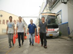 “我獻(xiàn)血，我光榮”