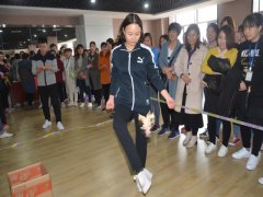 趣味運(yùn)動(dòng)會上展女工風(fēng)采